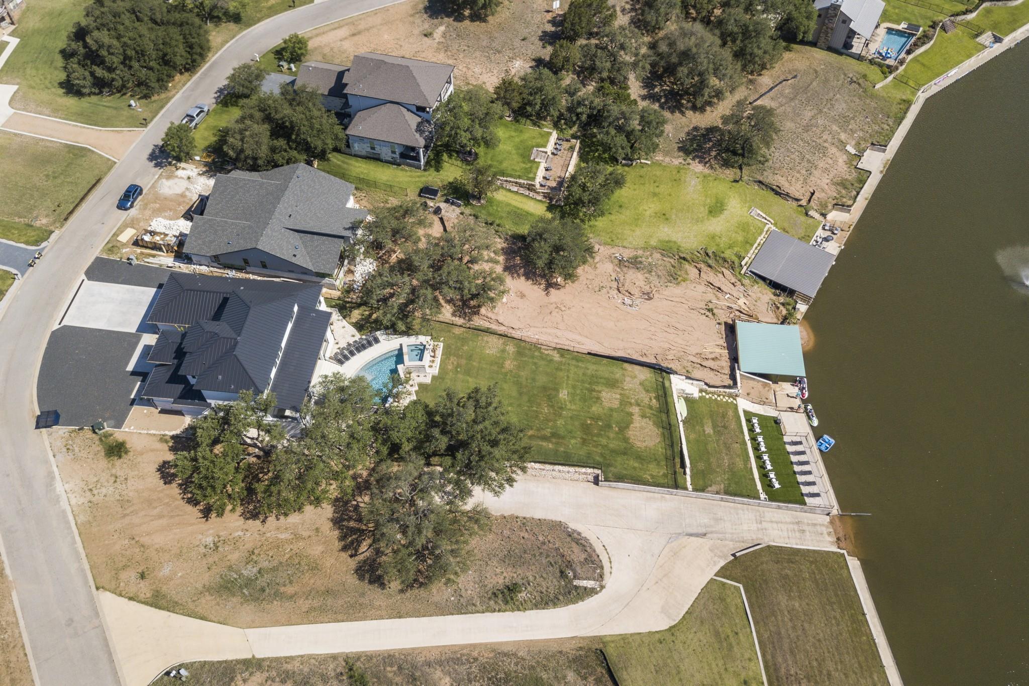 218 Sleepy Oaks Dr, Kingsland, TX 78639