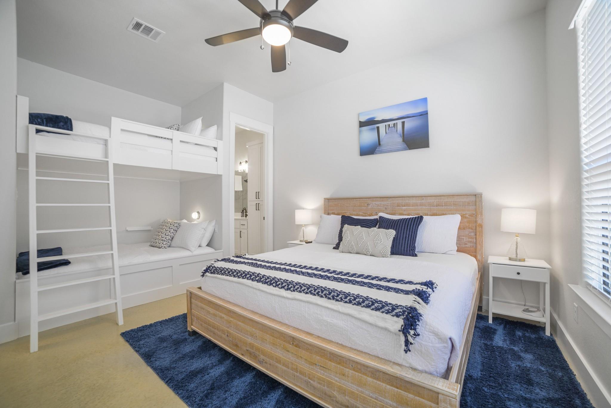 218 Sleepy Oaks Dr, Kingsland, TX 78639