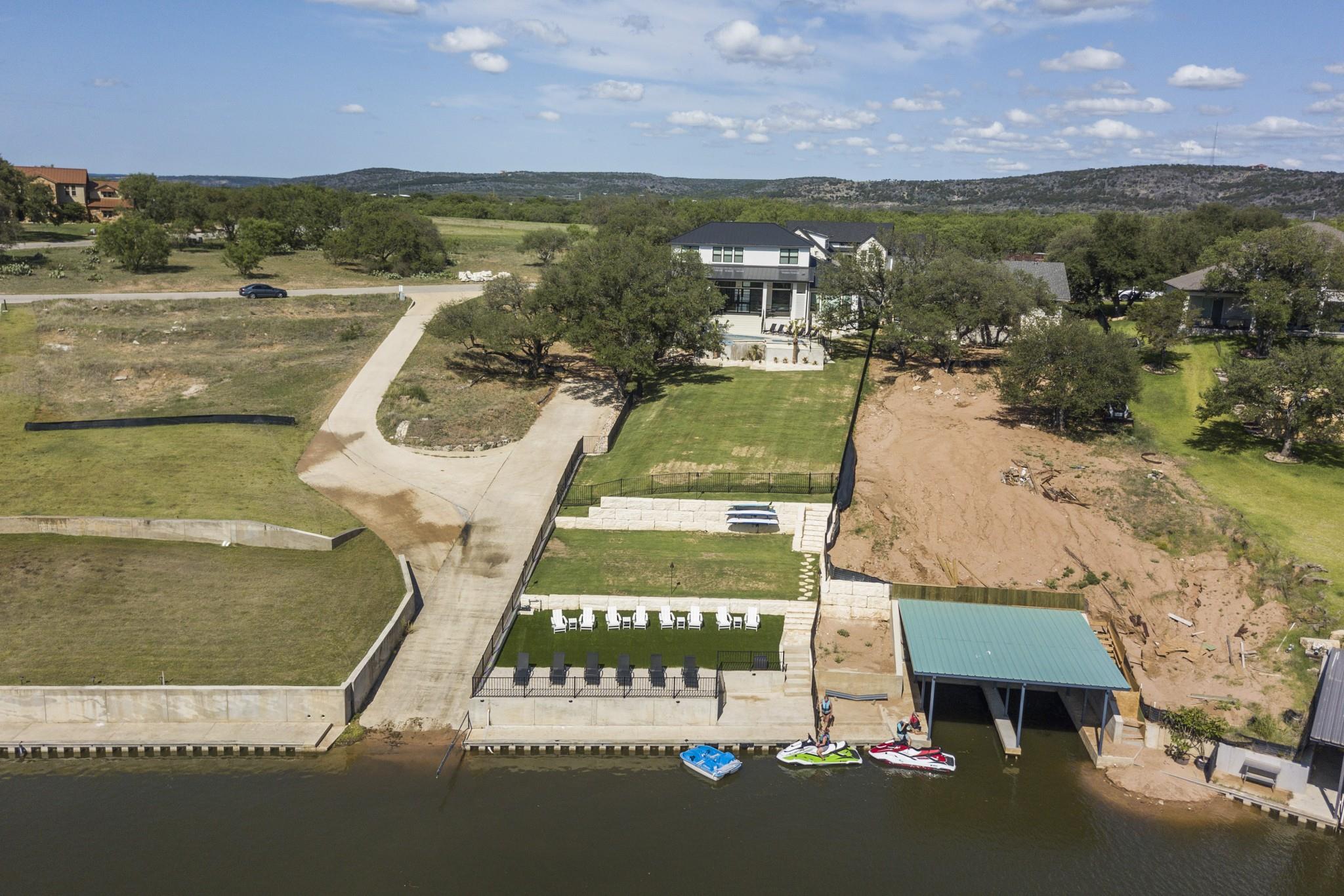 218 Sleepy Oaks Dr, Kingsland, TX 78639