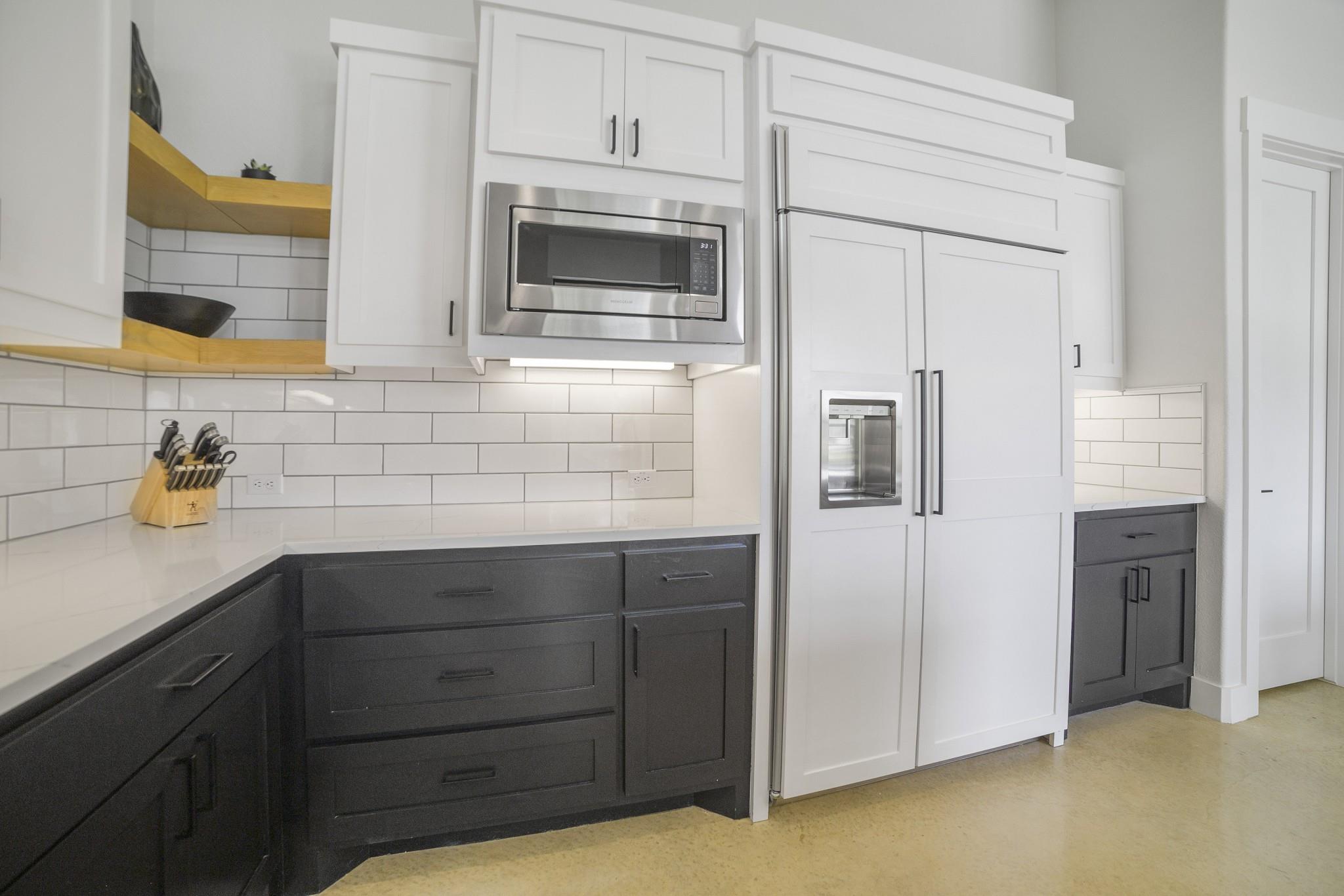 218 Sleepy Oaks Dr, Kingsland, TX 78639