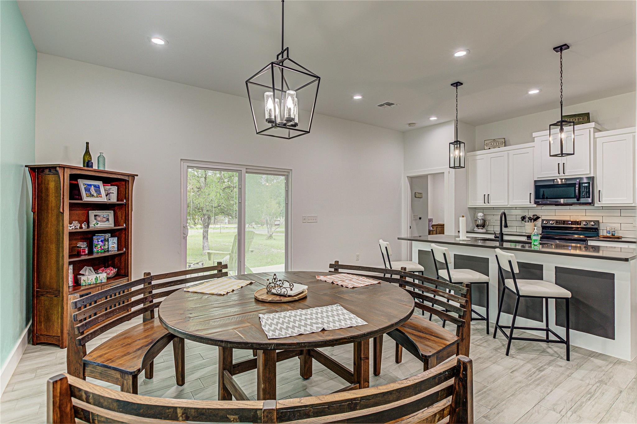 627 Aspen Ln, Cottonwood Shores, TX 78657