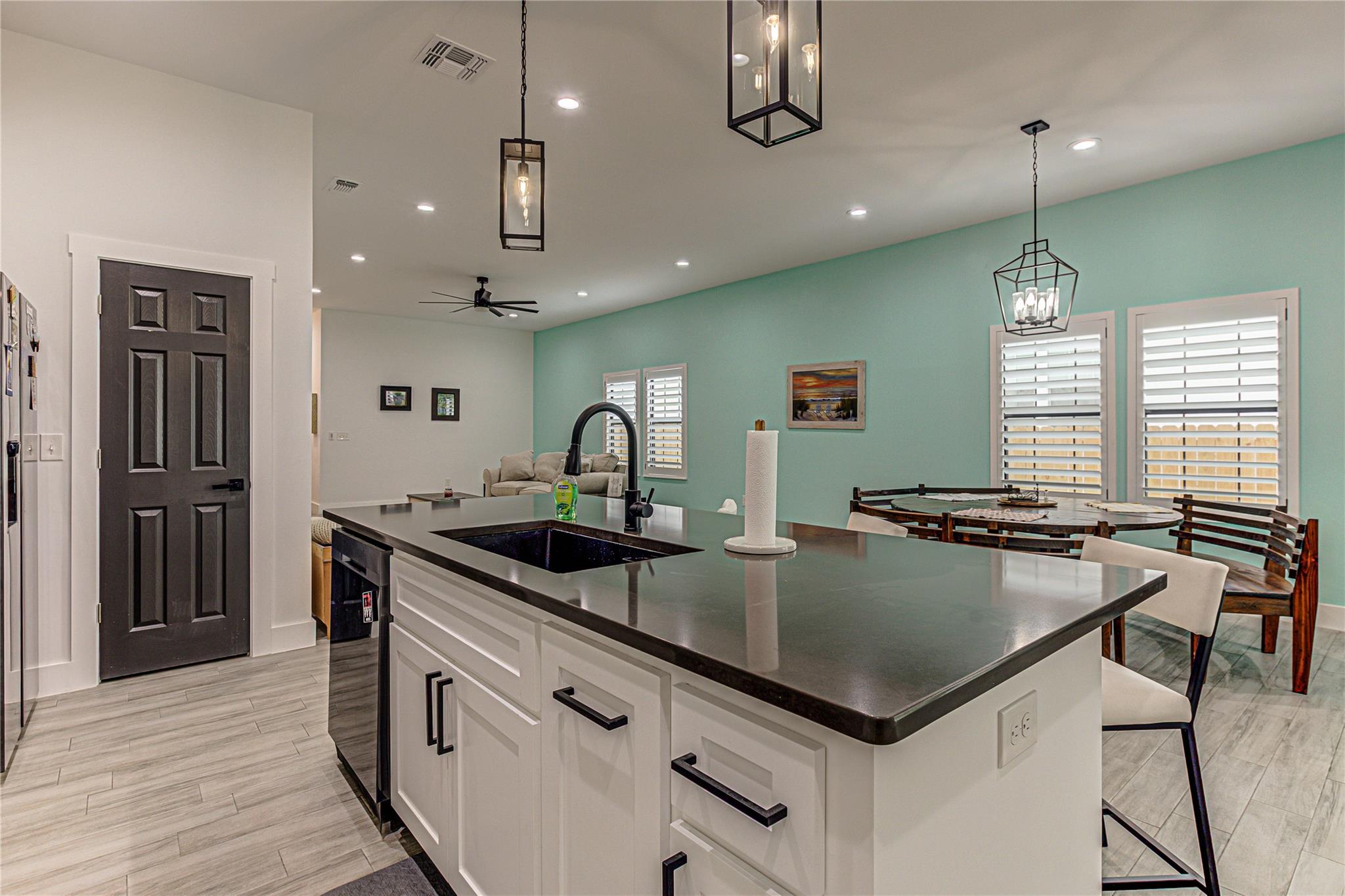 627 Aspen Ln, Cottonwood Shores, TX 78657