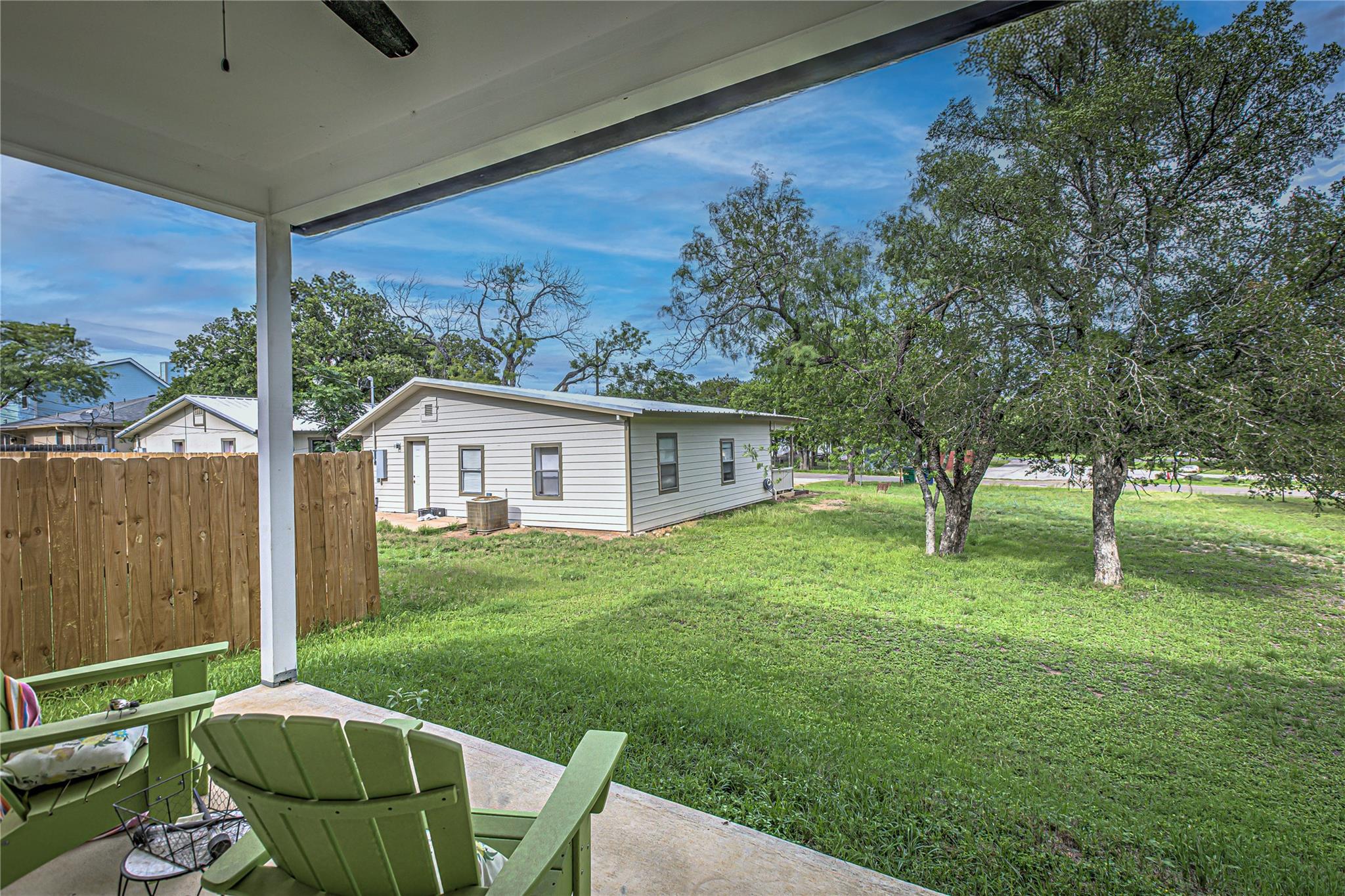 627 Aspen Ln, Cottonwood Shores, TX 78657