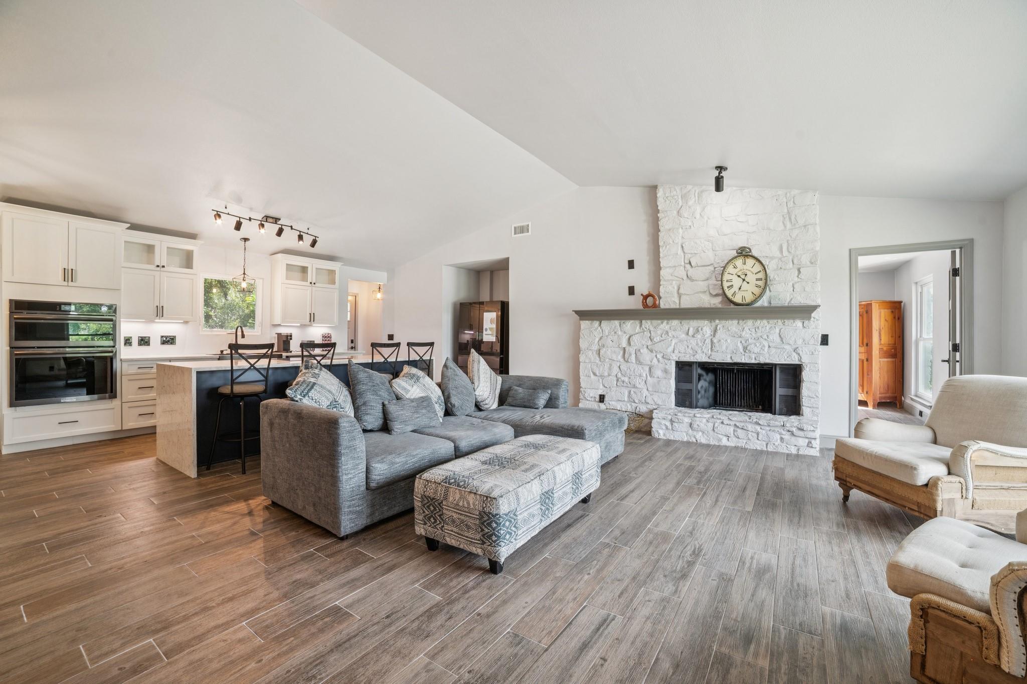 9600 Claxton Dr, Austin, TX 78736
