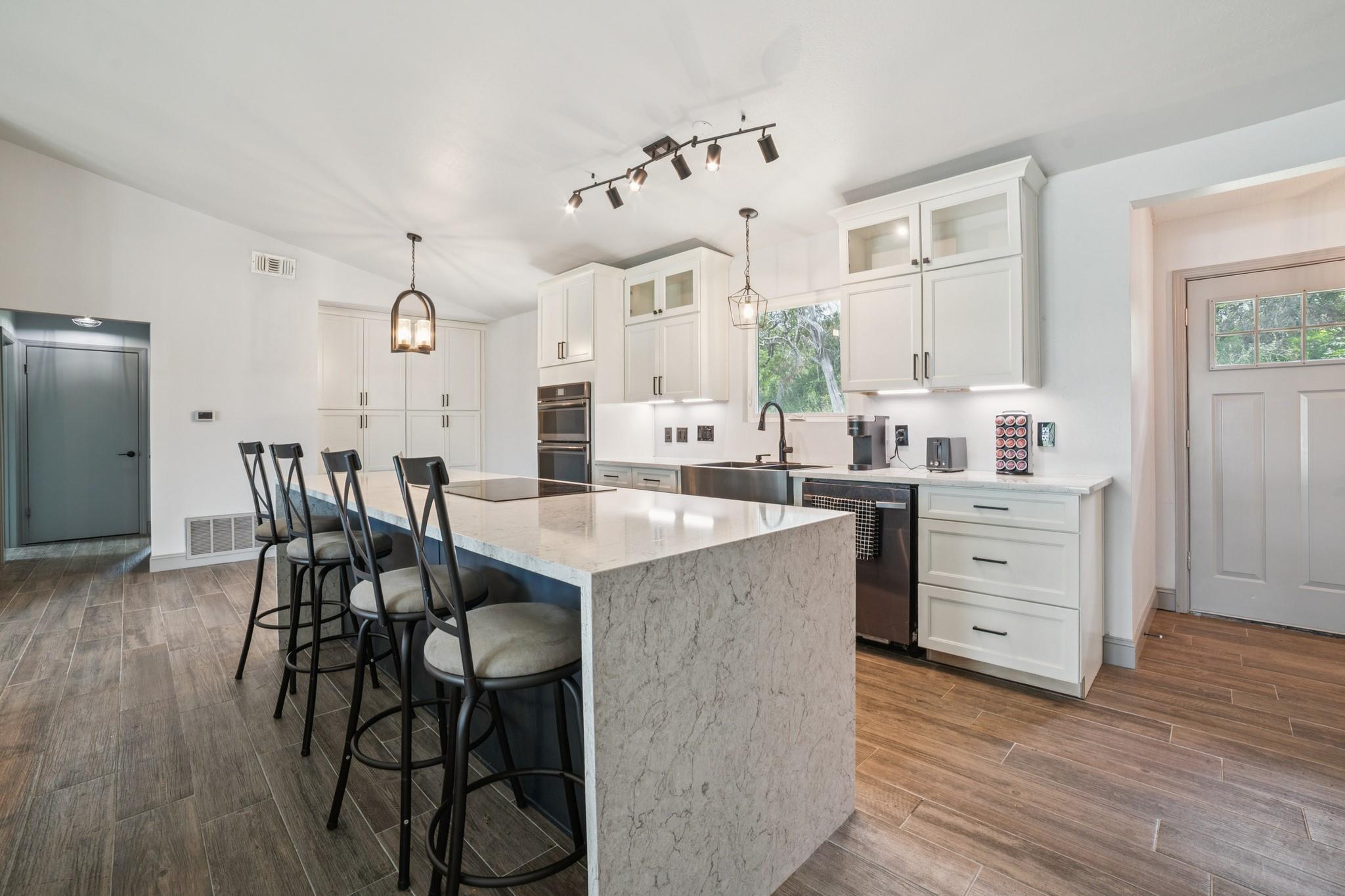 9600 Claxton Dr, Austin, TX 78736