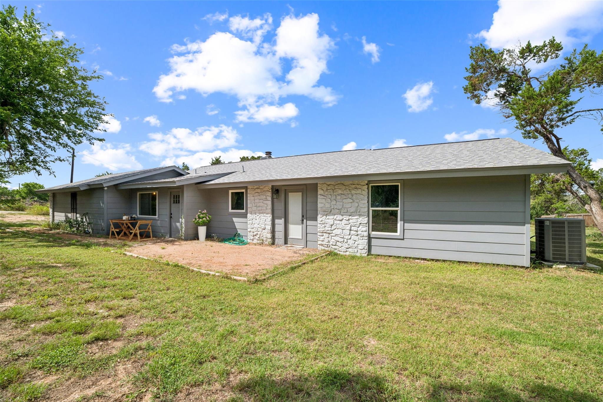 9600 Claxton Dr, Austin, TX 78736