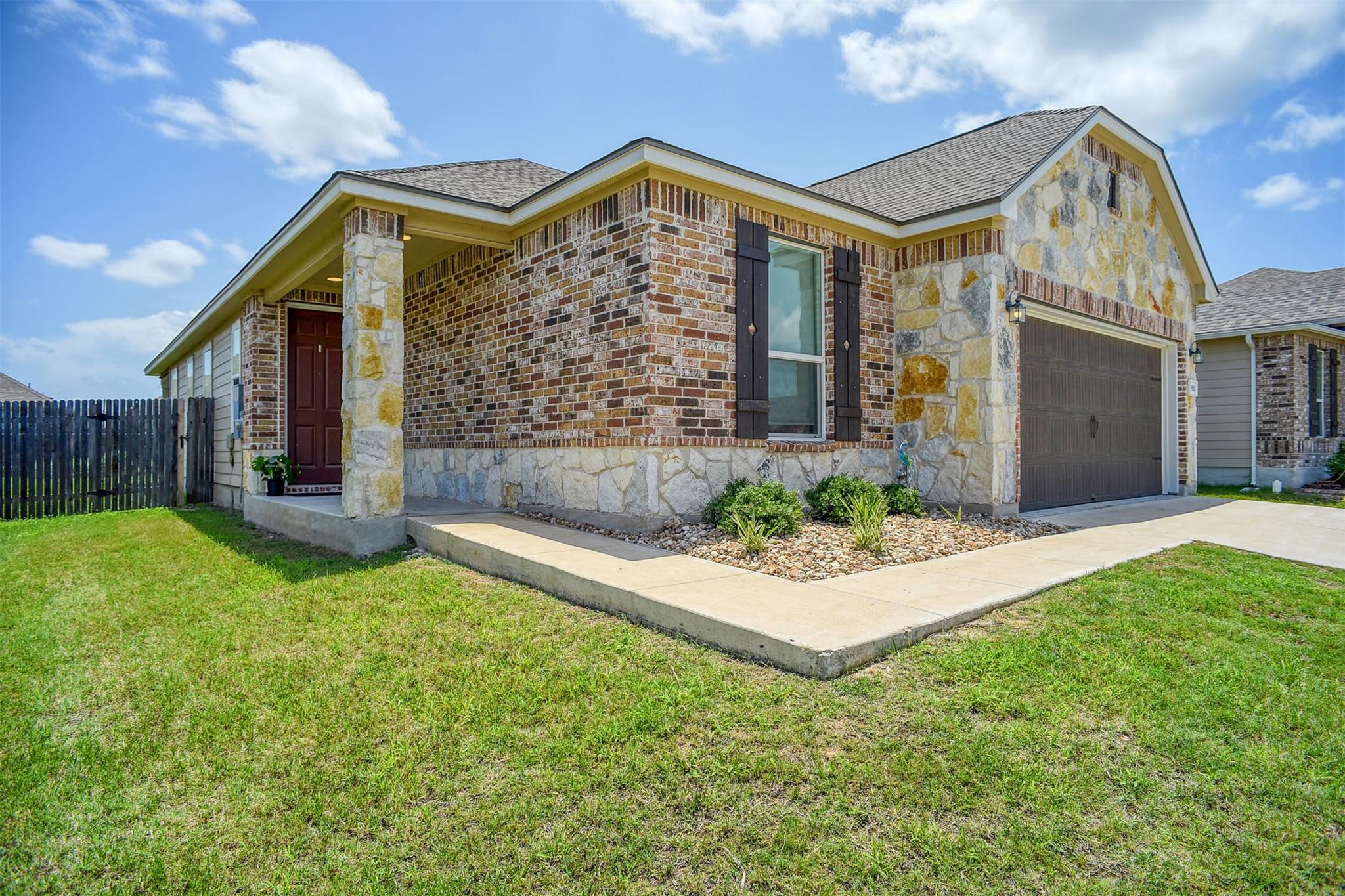 1928 Dragonfly Loop, Bastrop, TX 78602