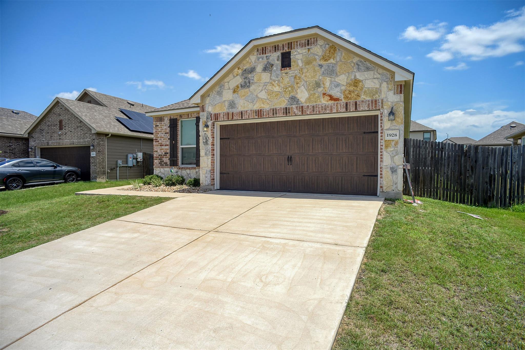 1928 Dragonfly Loop, Bastrop, TX 78602