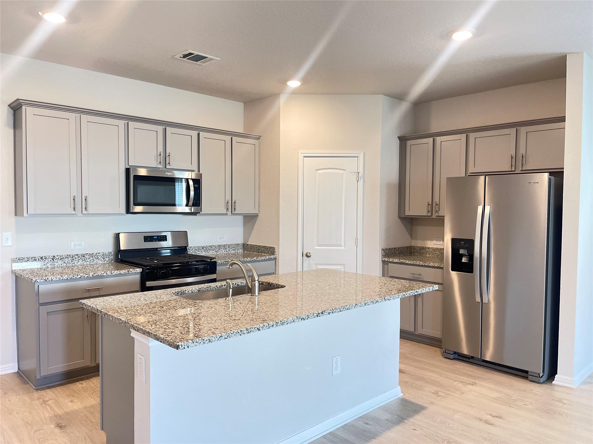 2440 Bear Juice Vw, Leander, TX 78641