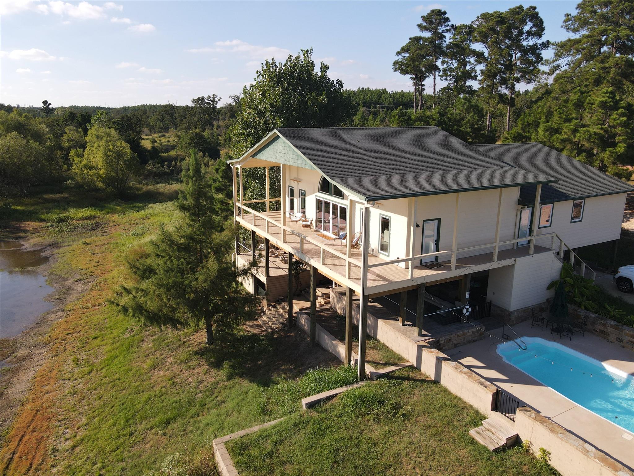 Smithville, TX 78957