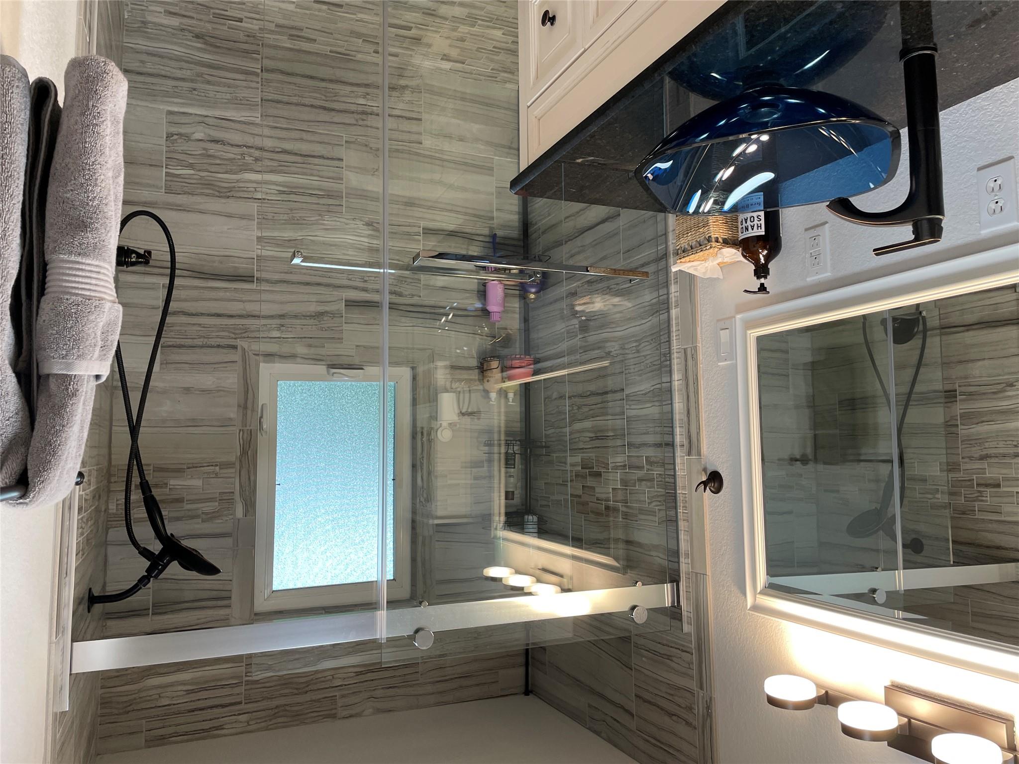 Smithville, TX 78957