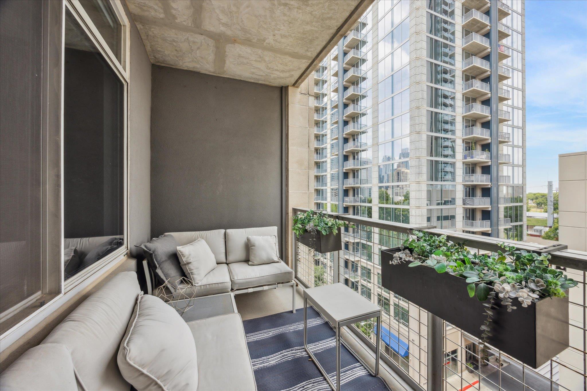 54 Rainey St # 815, Austin, TX 78701
