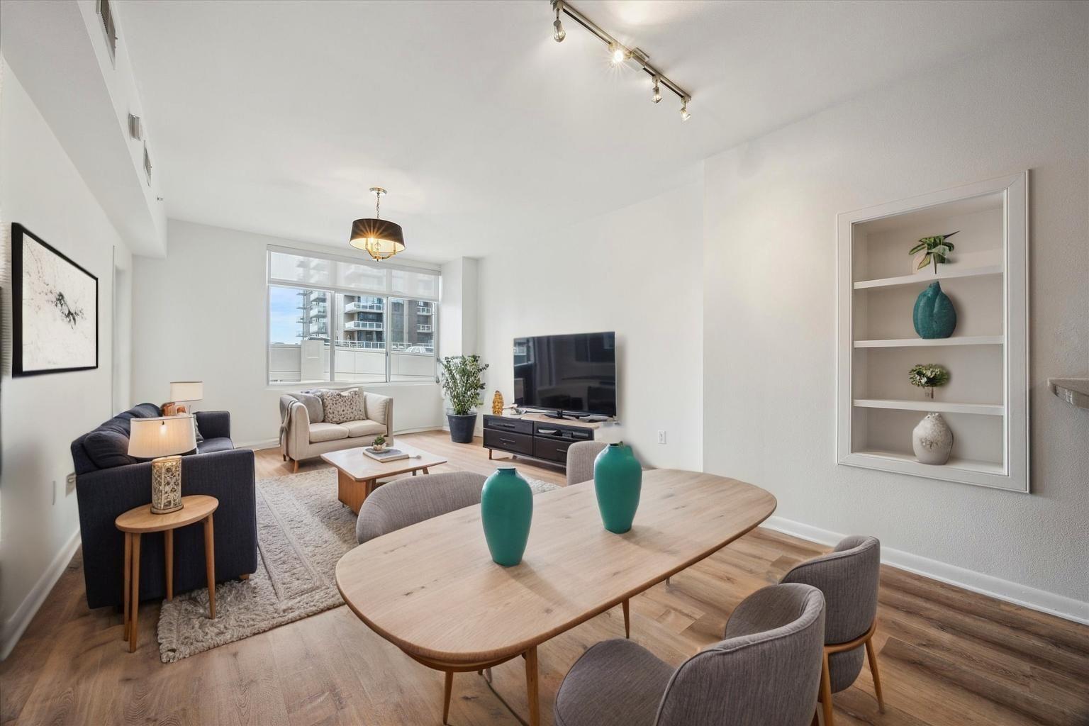 54 Rainey St # 815, Austin, TX 78701