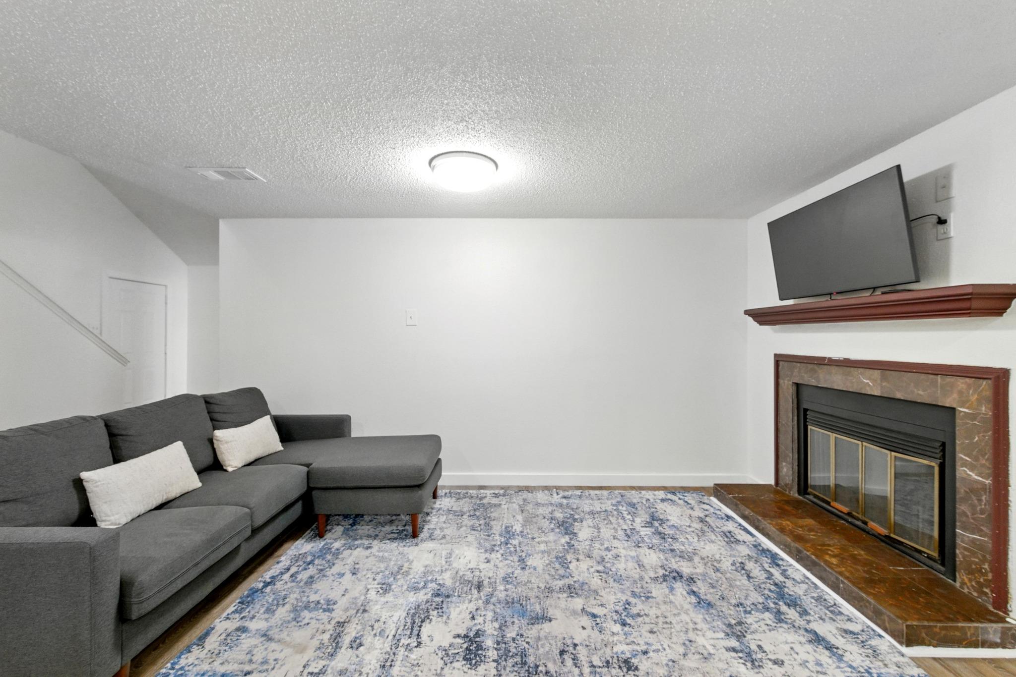 2401 Leon St # 306, Austin, TX 78705