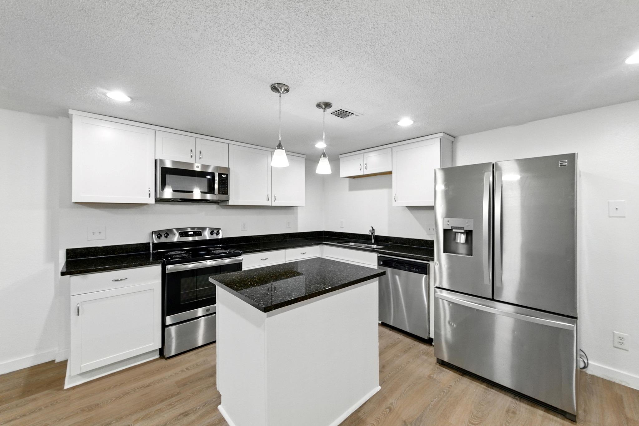 2401 Leon St # 306, Austin, TX 78705