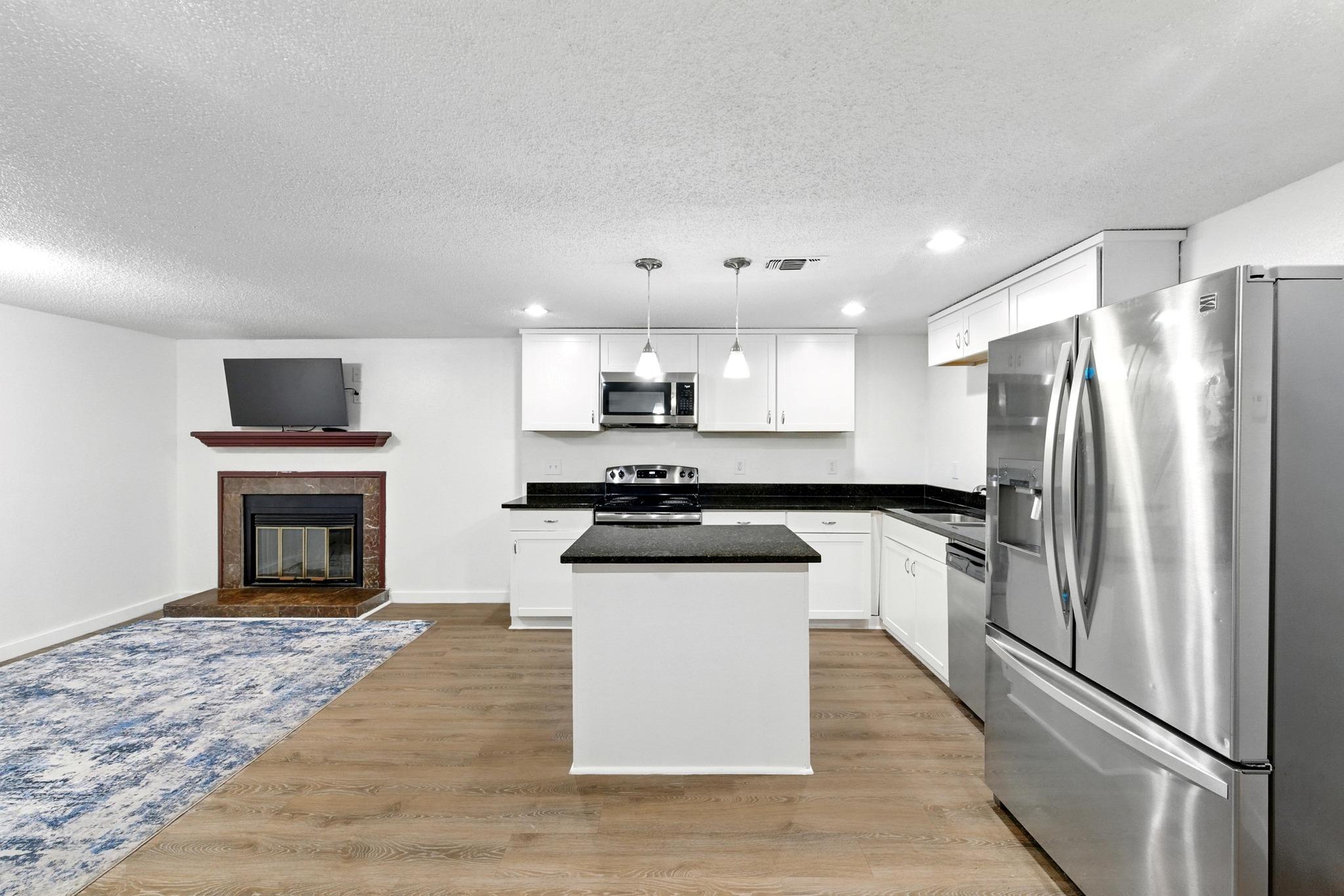 2401 Leon St # 306, Austin, TX 78705