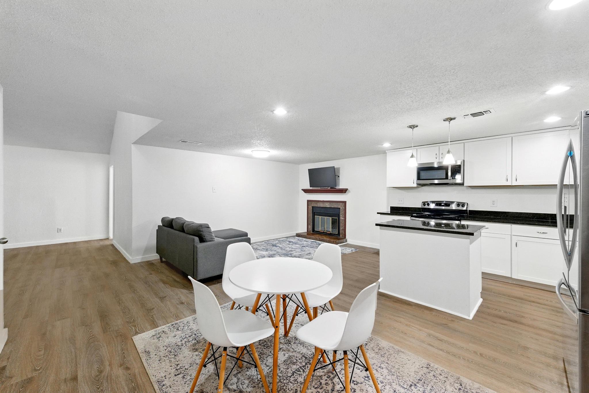 2401 Leon St # 306, Austin, TX 78705