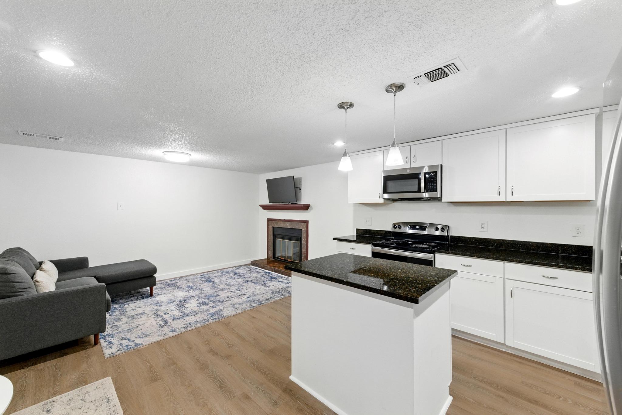 2401 Leon St # 306, Austin, TX 78705