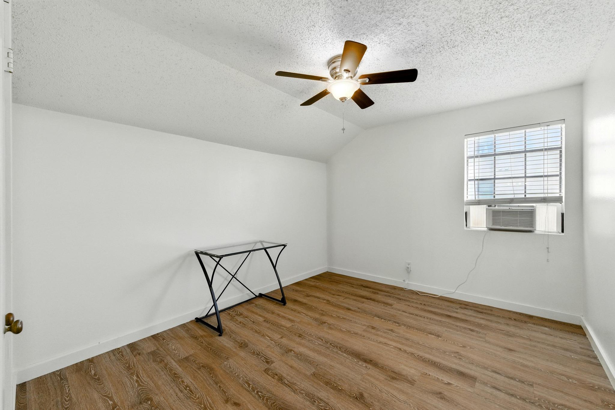 2401 Leon St # 306, Austin, TX 78705