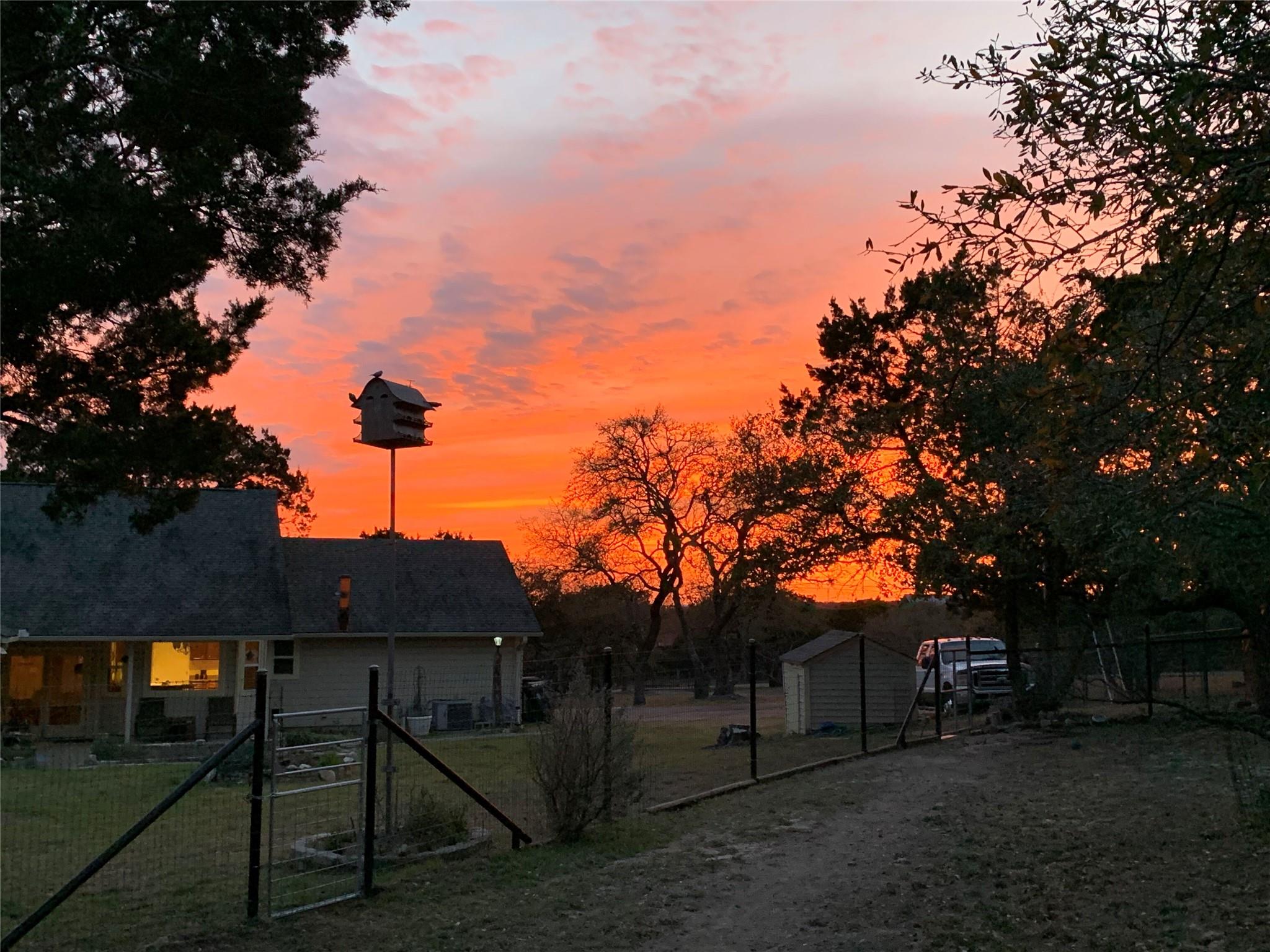 1005 Westland Ridge Rd, Dripping Springs, TX 78620