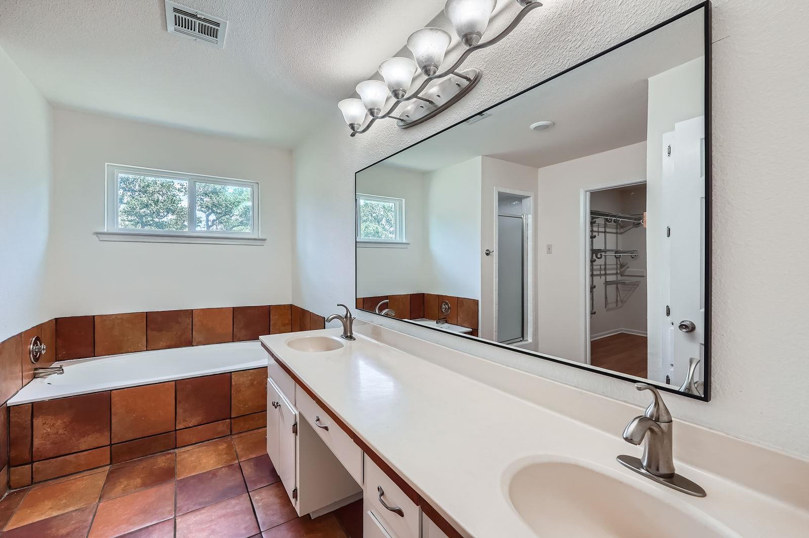 1005 Westland Ridge Rd, Dripping Springs, TX 78620
