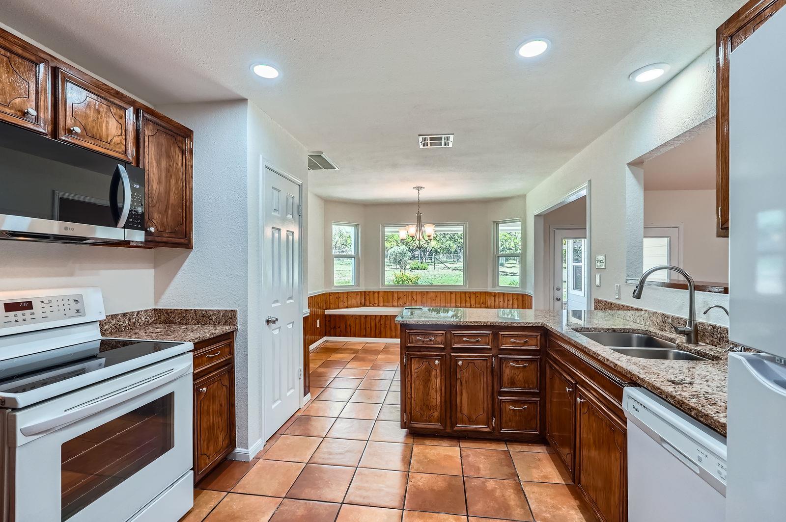 1005 Westland Ridge Rd, Dripping Springs, TX 78620