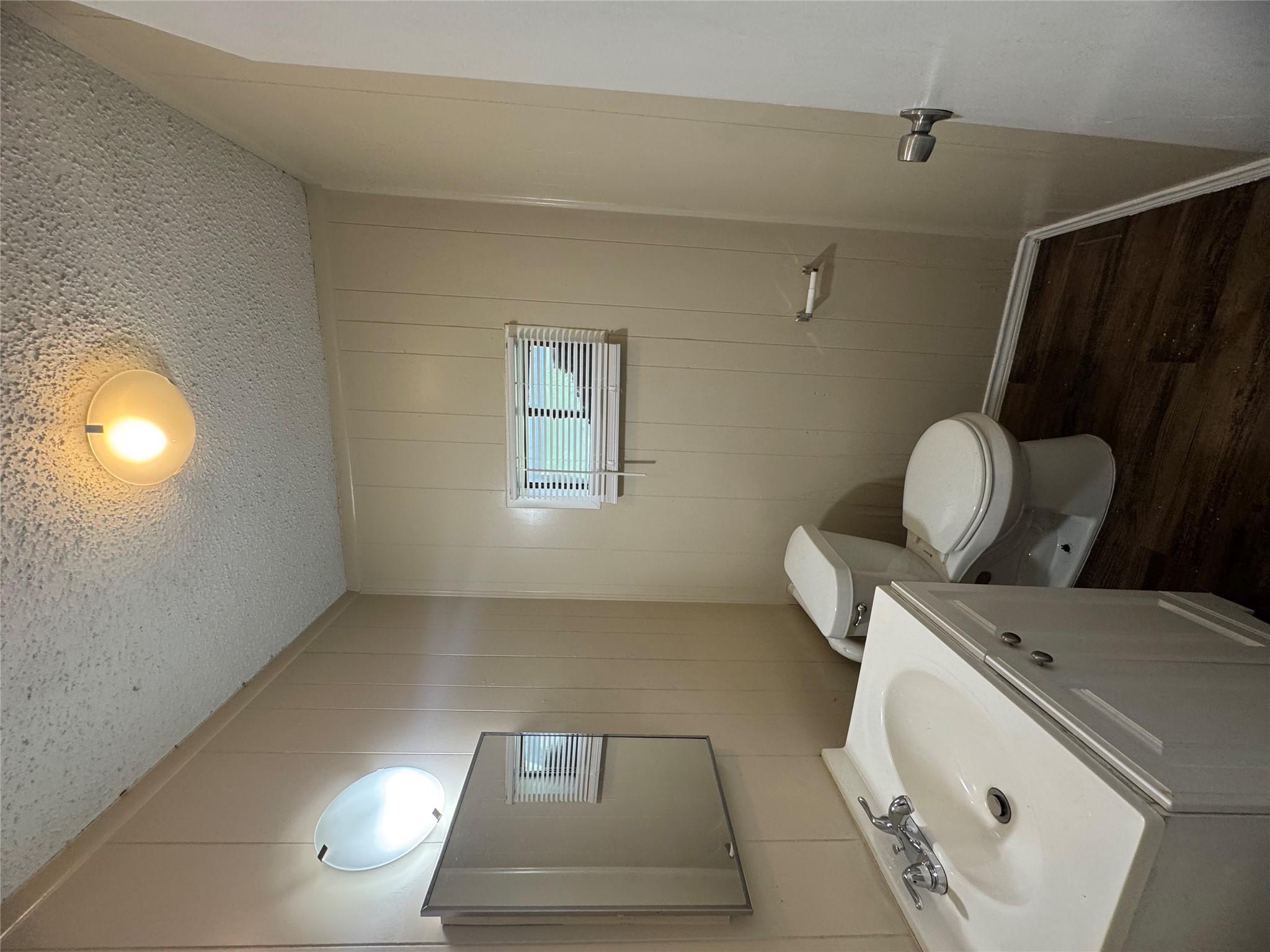 1105 Red River St, Lockhart, TX 78644