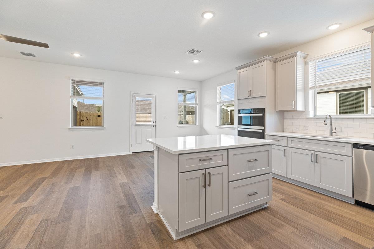 180 Condesa St, Kyle, TX 78640