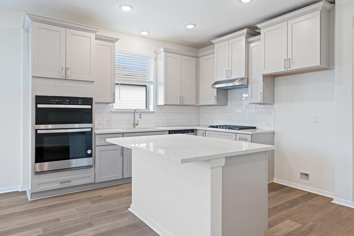 180 Condesa St, Kyle, TX 78640