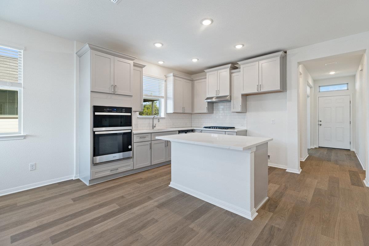 180 Condesa St, Kyle, TX 78640