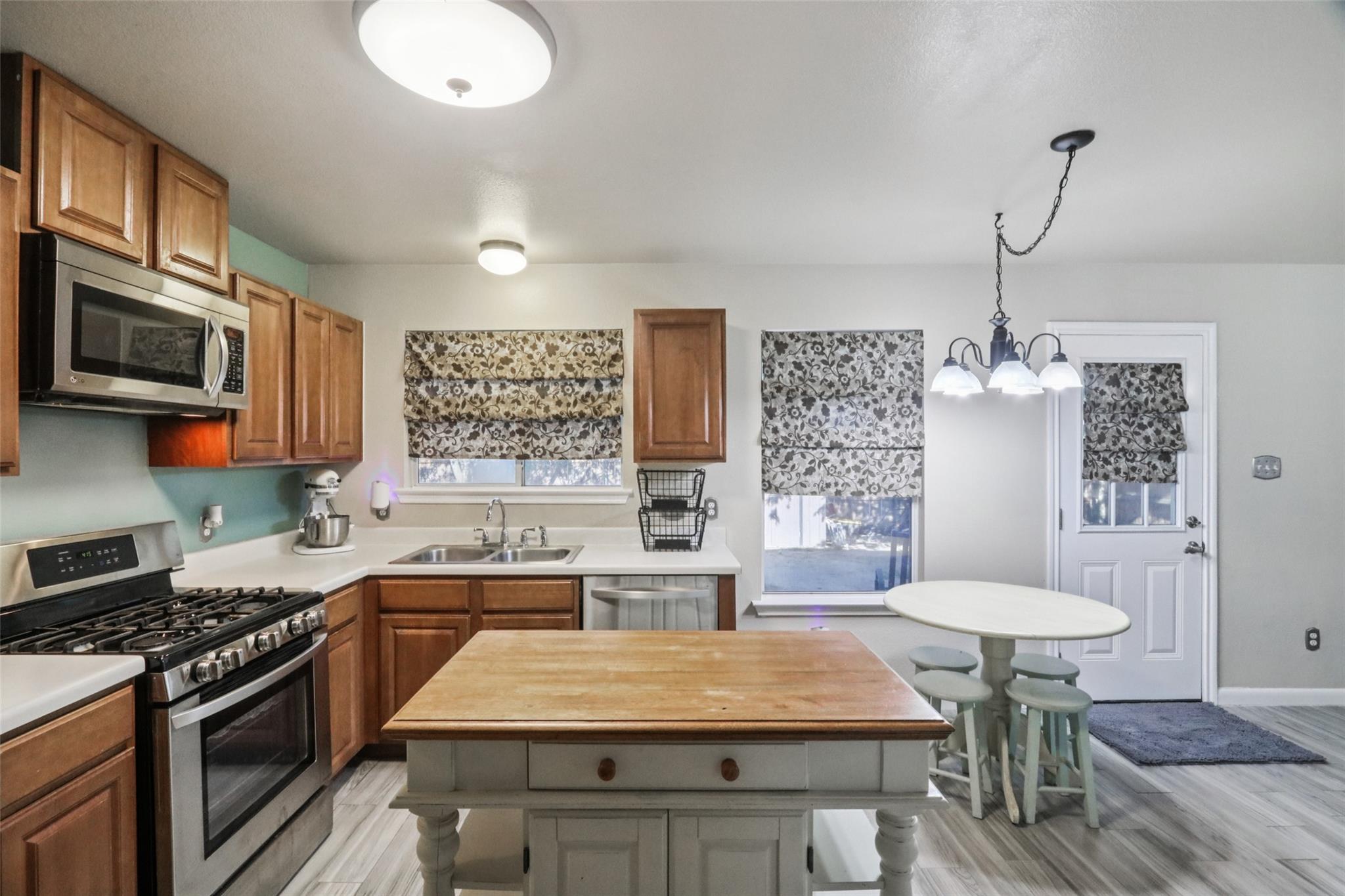 110 Trapper Trl, Bastrop, TX 78602