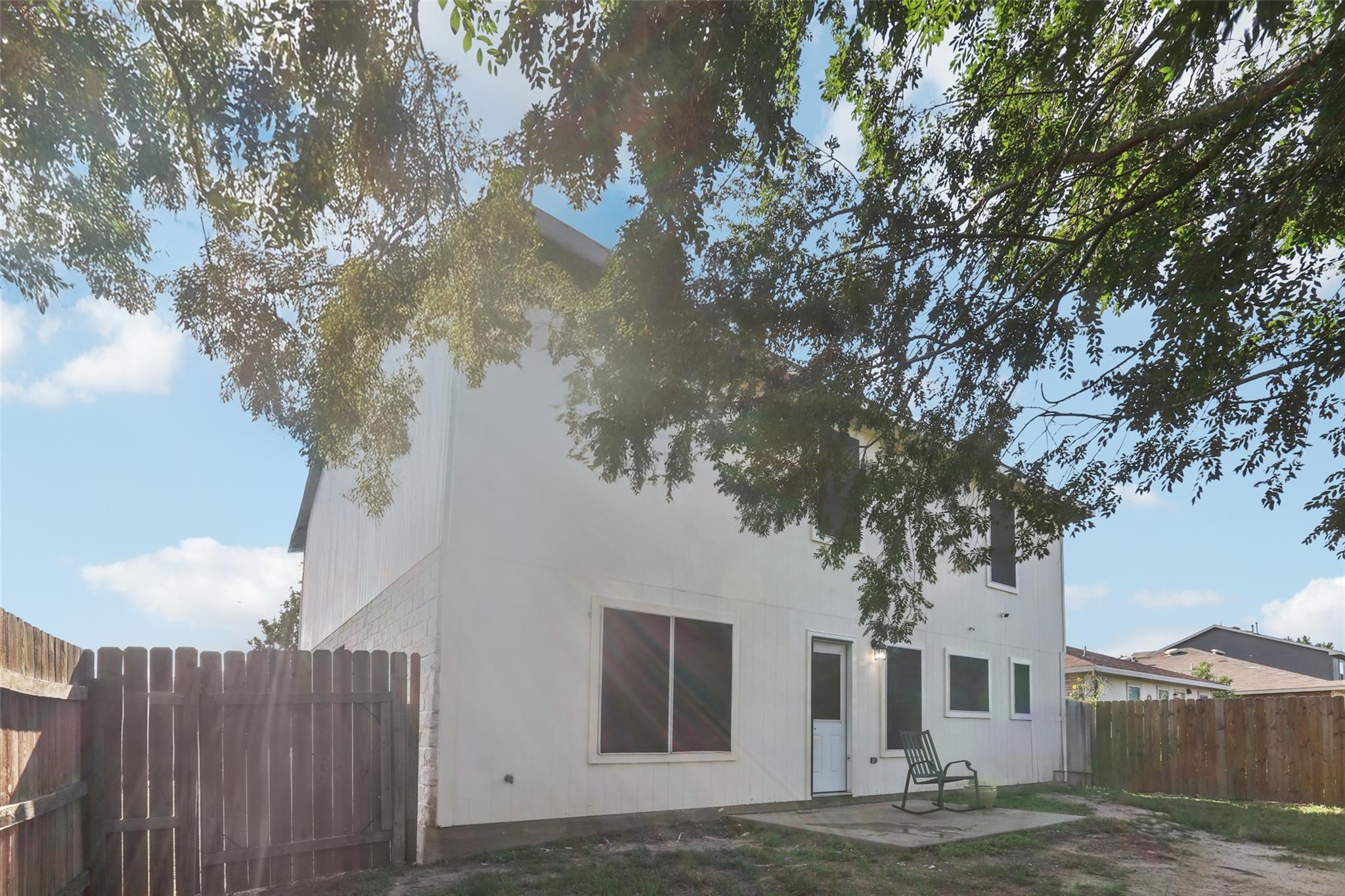 110 Trapper Trl, Bastrop, TX 78602