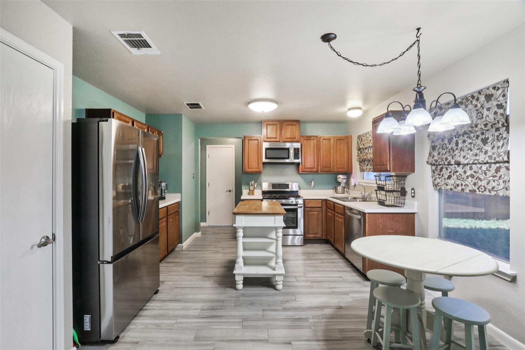 110 Trapper Trl, Bastrop, TX 78602