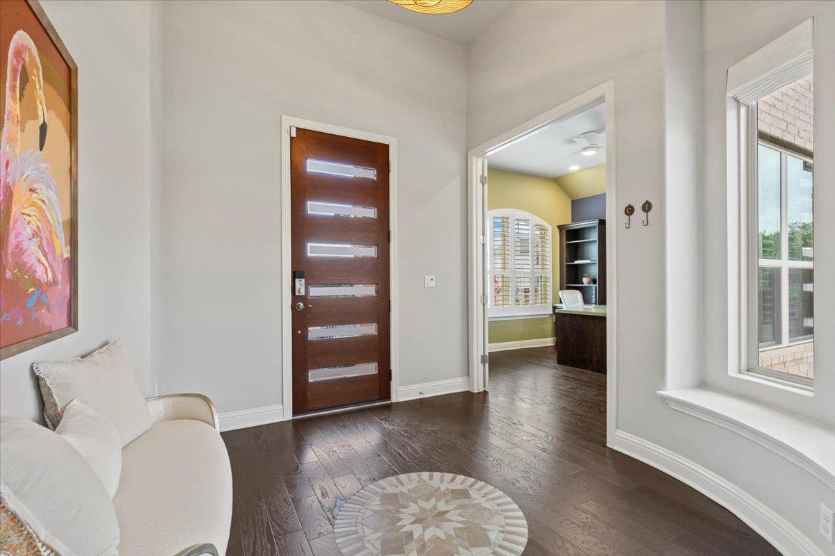 569 Mendocino Ln, Austin, TX 78737