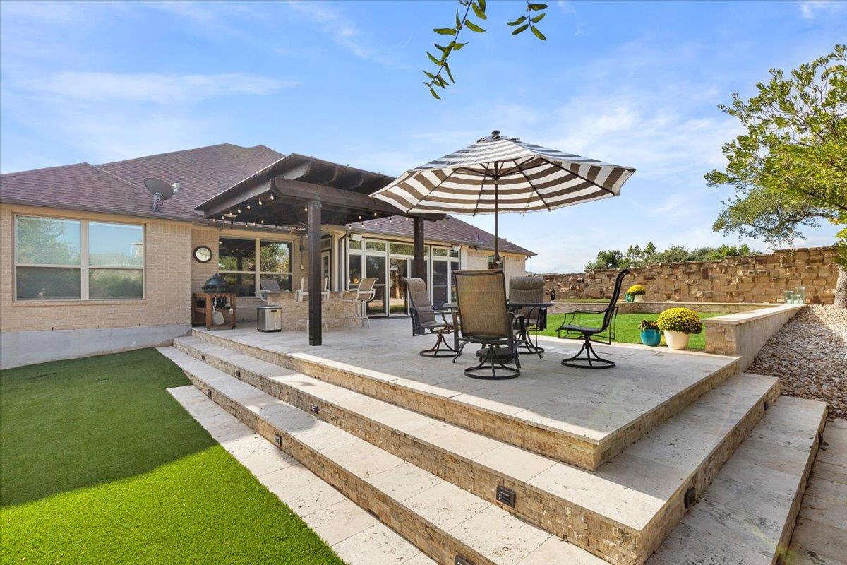 569 Mendocino Ln, Austin, TX 78737