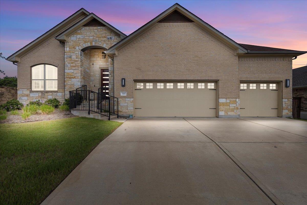 569 Mendocino Ln, Austin, TX 78737