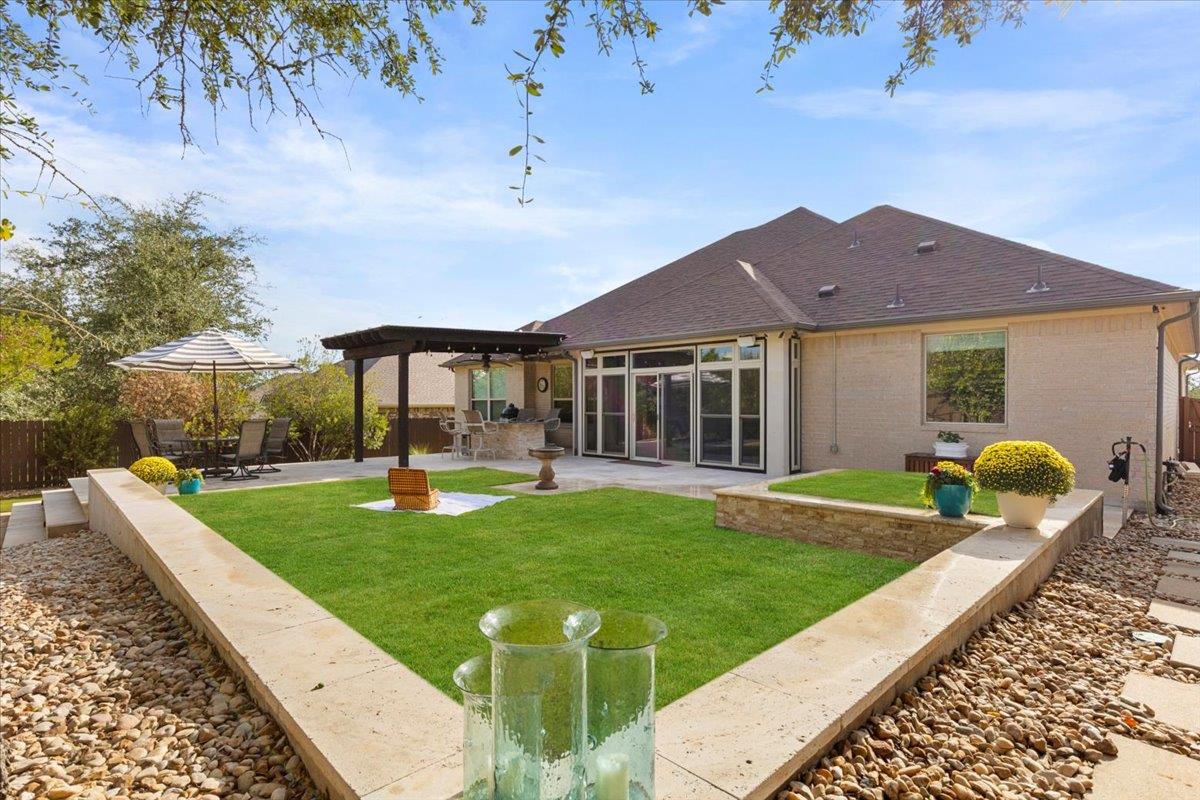 569 Mendocino Ln, Austin, TX 78737