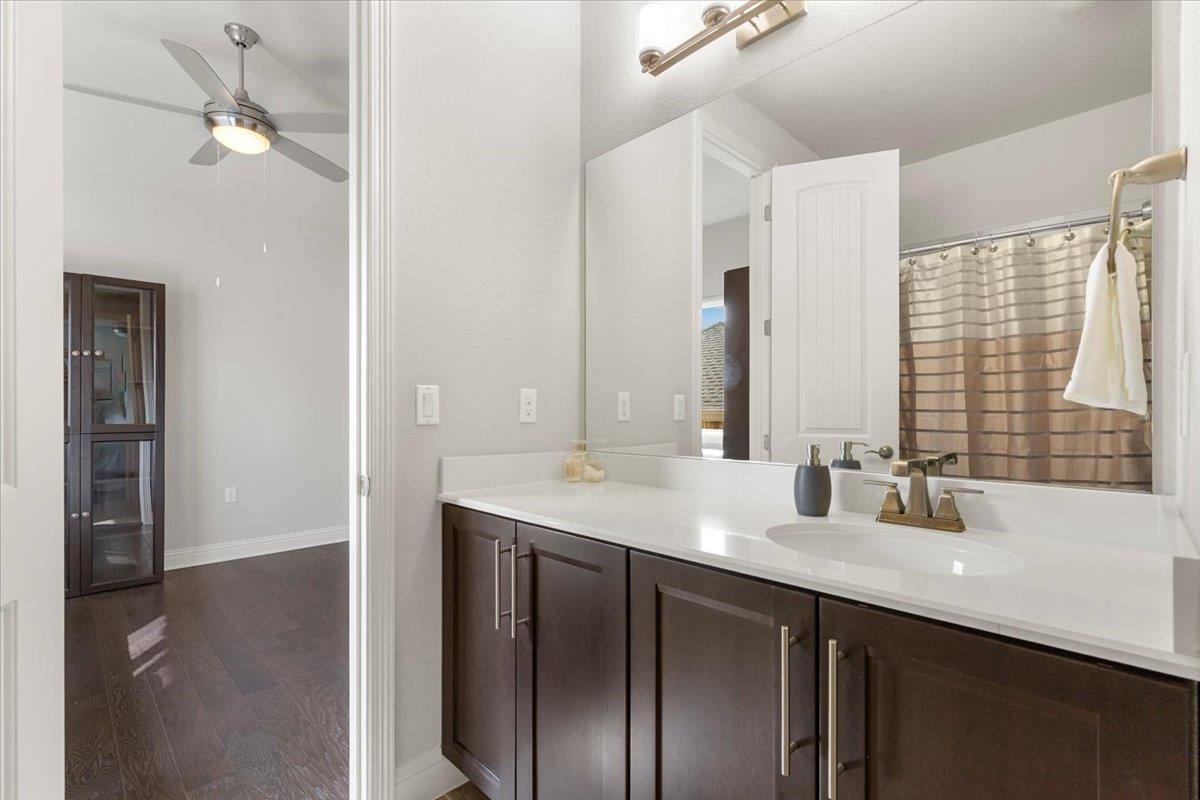 569 Mendocino Ln, Austin, TX 78737