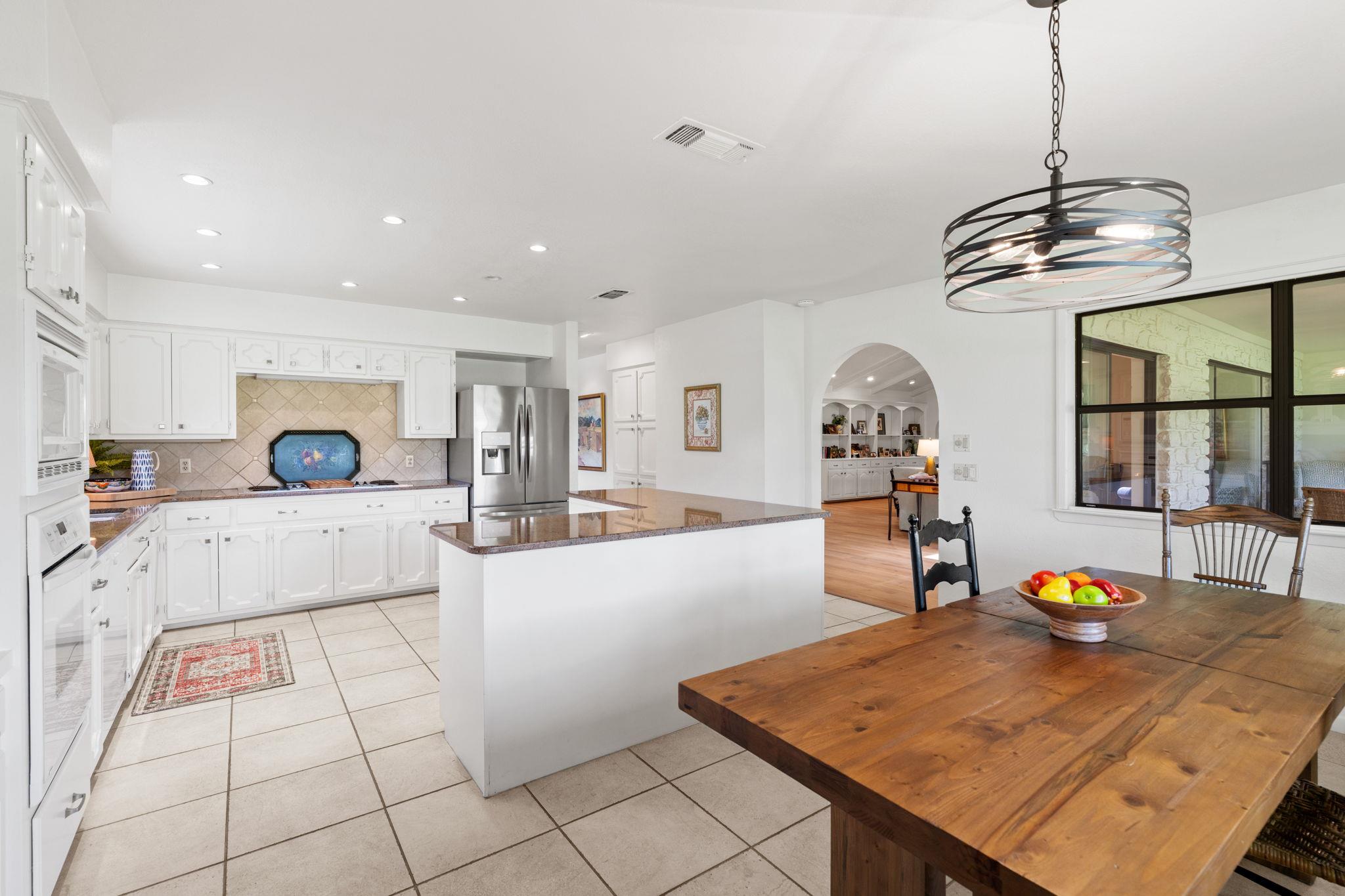 618 Hi Stirrup, Horseshoe Bay, TX 78657