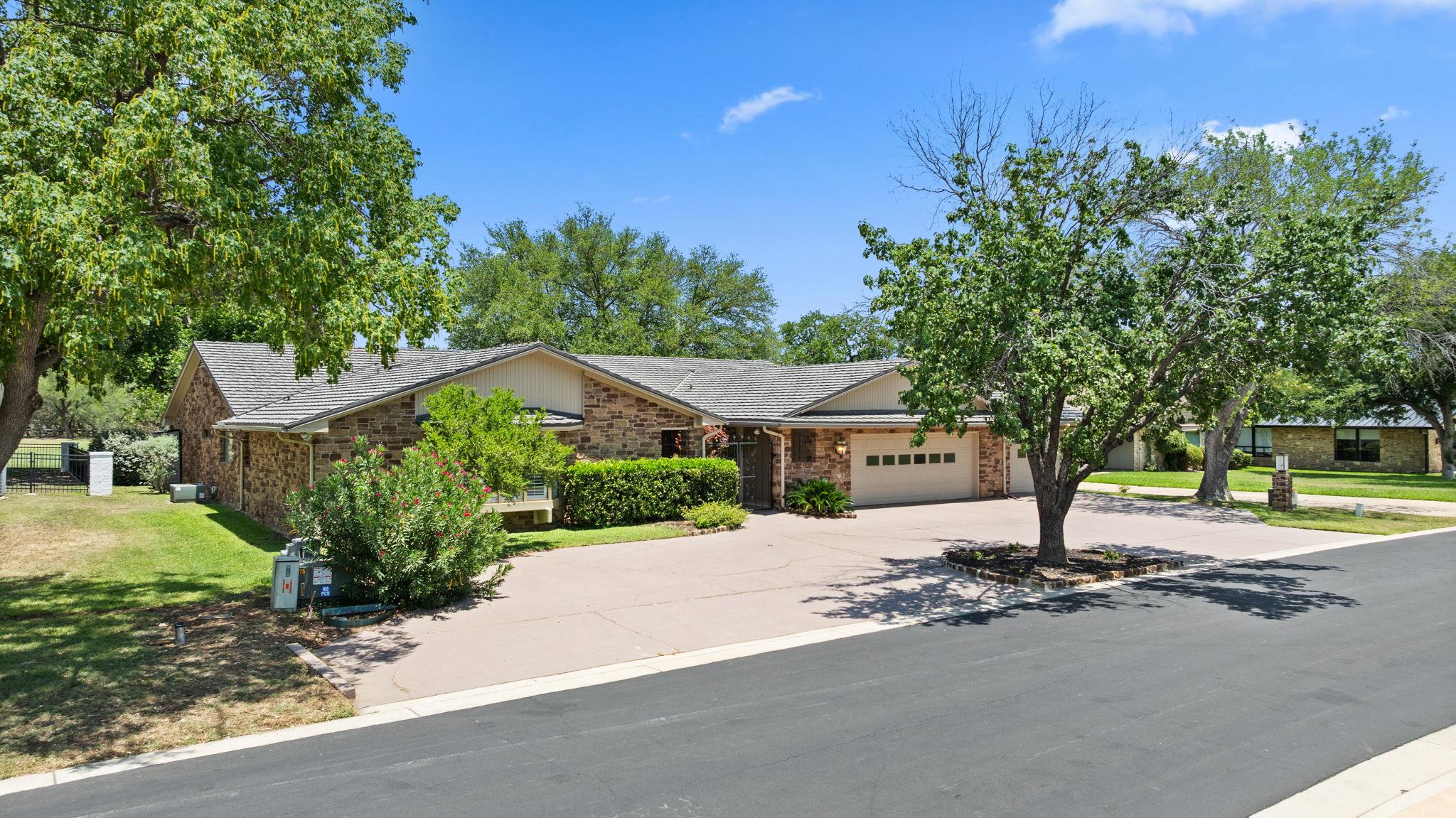 618 Hi Stirrup, Horseshoe Bay, TX 78657