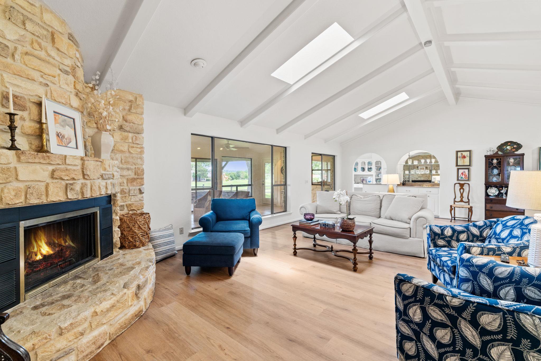 618 Hi Stirrup, Horseshoe Bay, TX 78657