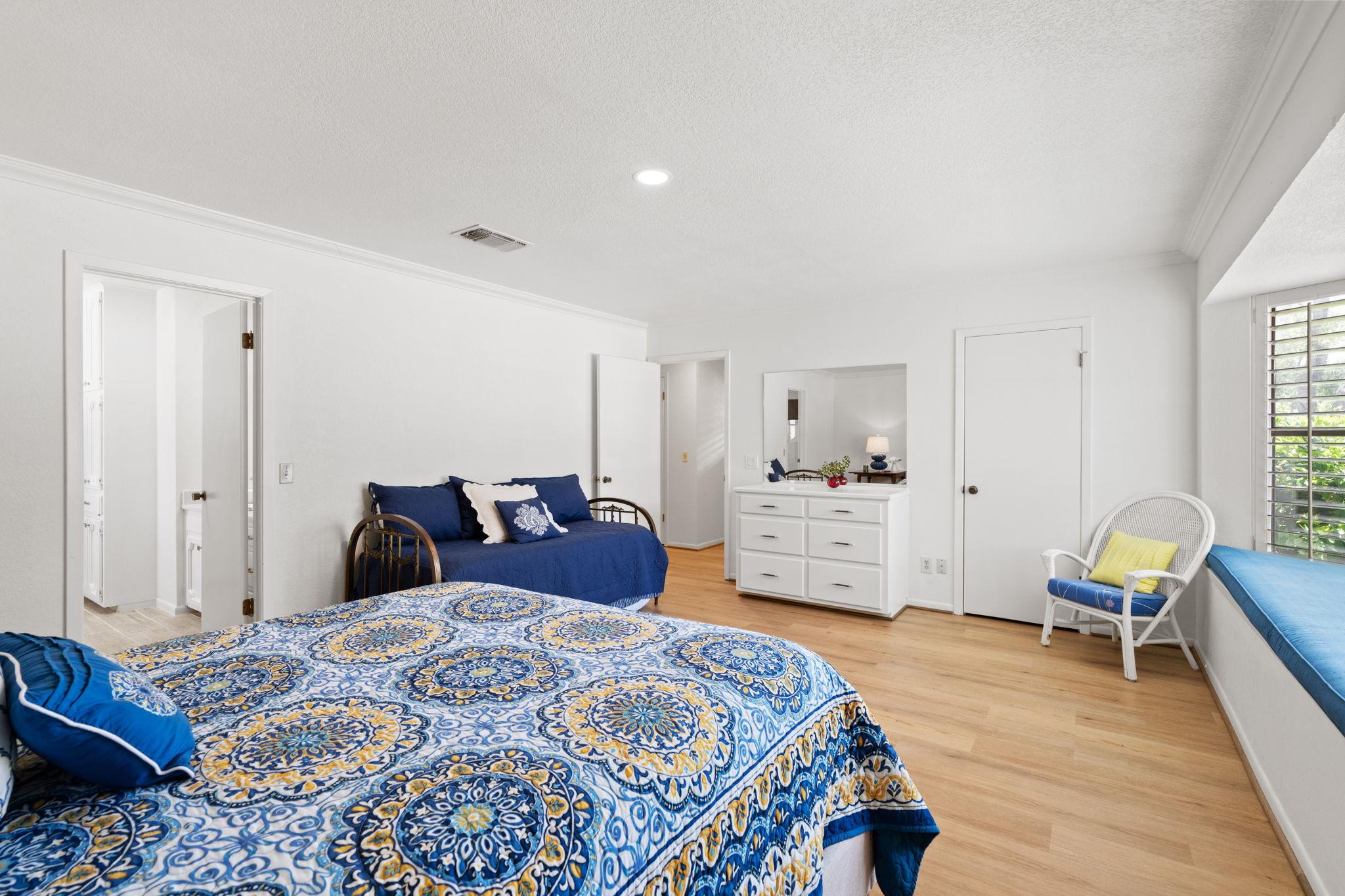 618 Hi Stirrup, Horseshoe Bay, TX 78657