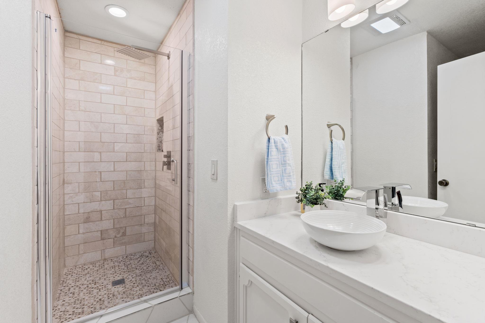 618 Hi Stirrup, Horseshoe Bay, TX 78657