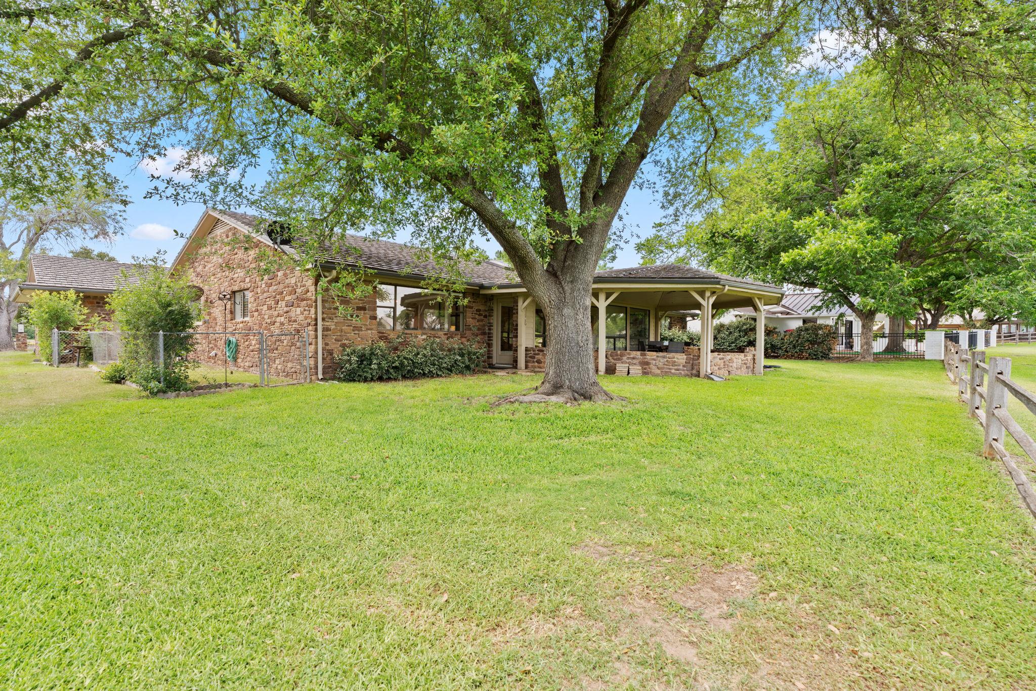 618 Hi Stirrup, Horseshoe Bay, TX 78657