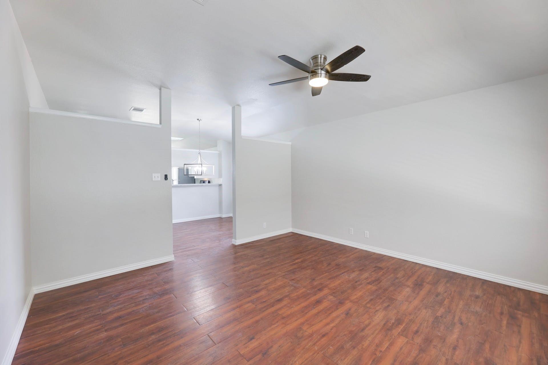 9505 Woodvale Dr, Austin, TX 78729