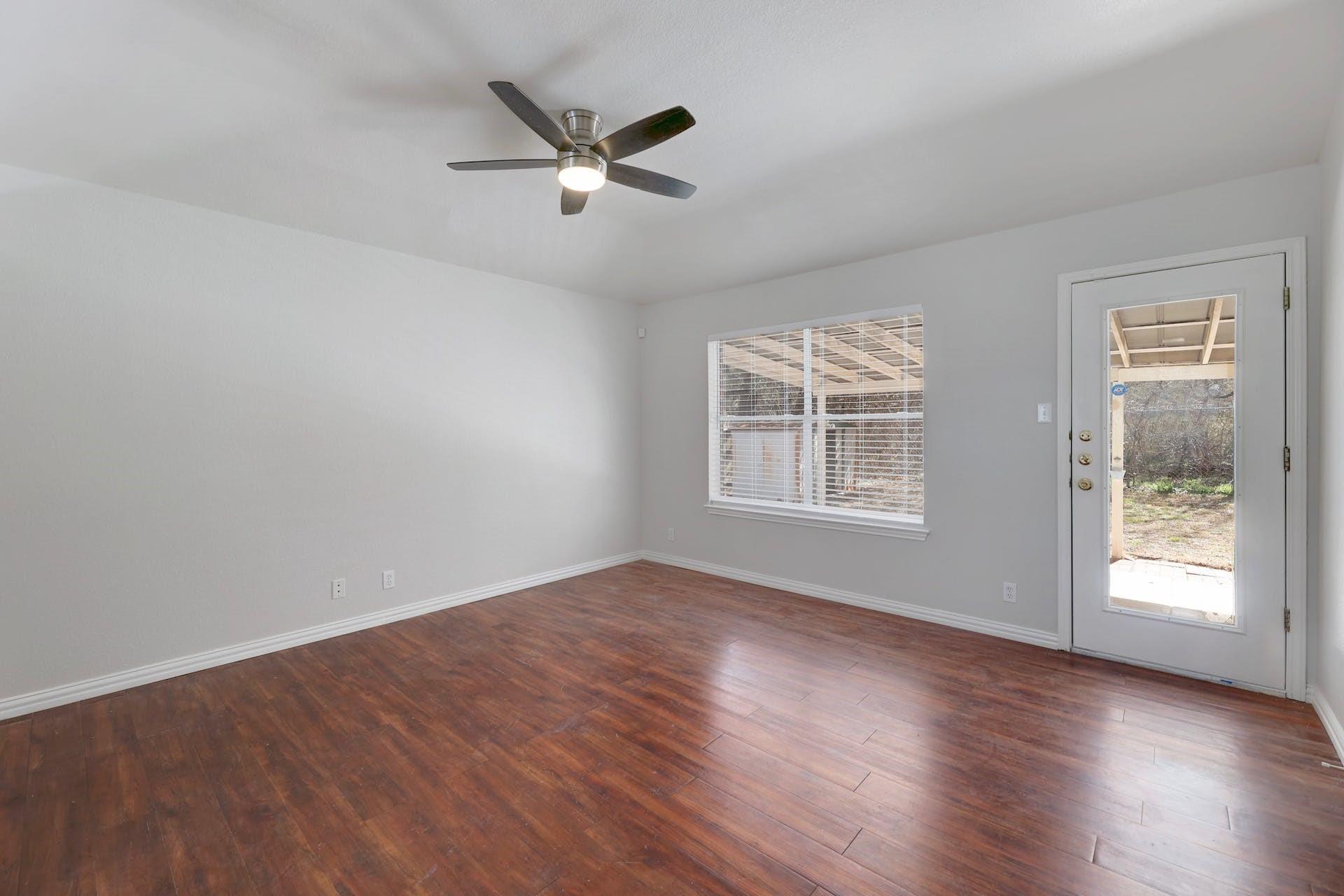9505 Woodvale Dr, Austin, TX 78729