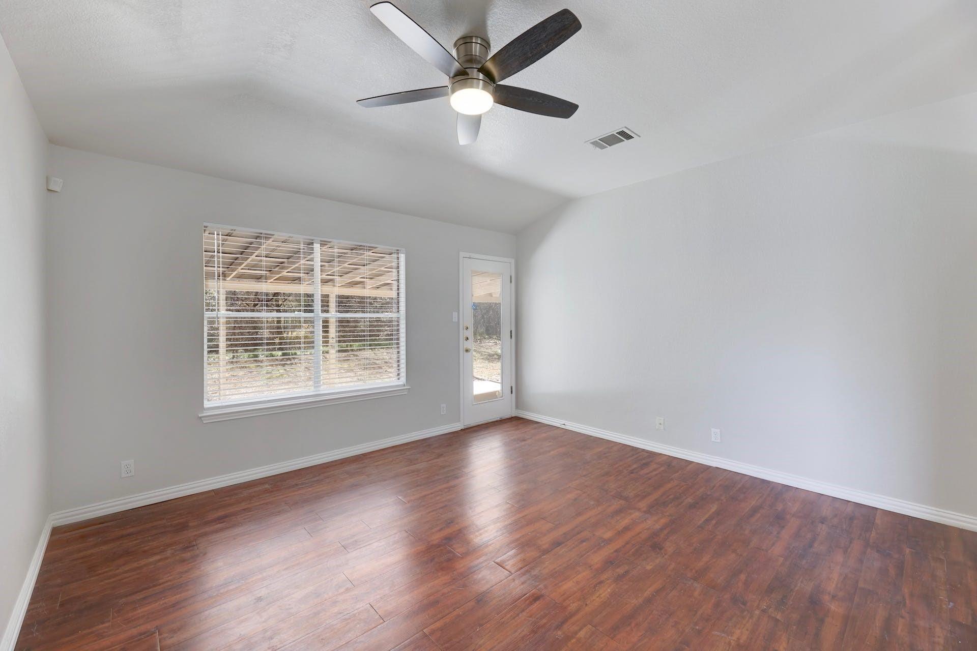 9505 Woodvale Dr, Austin, TX 78729
