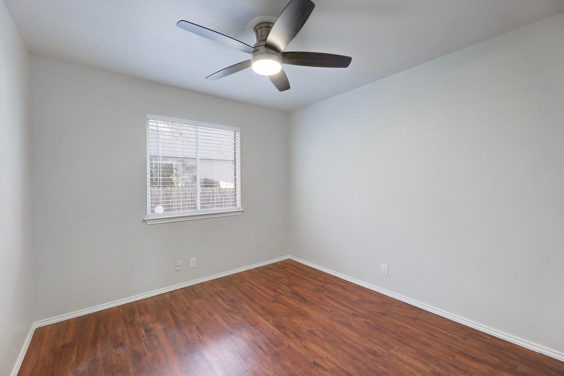 9505 Woodvale Dr, Austin, TX 78729