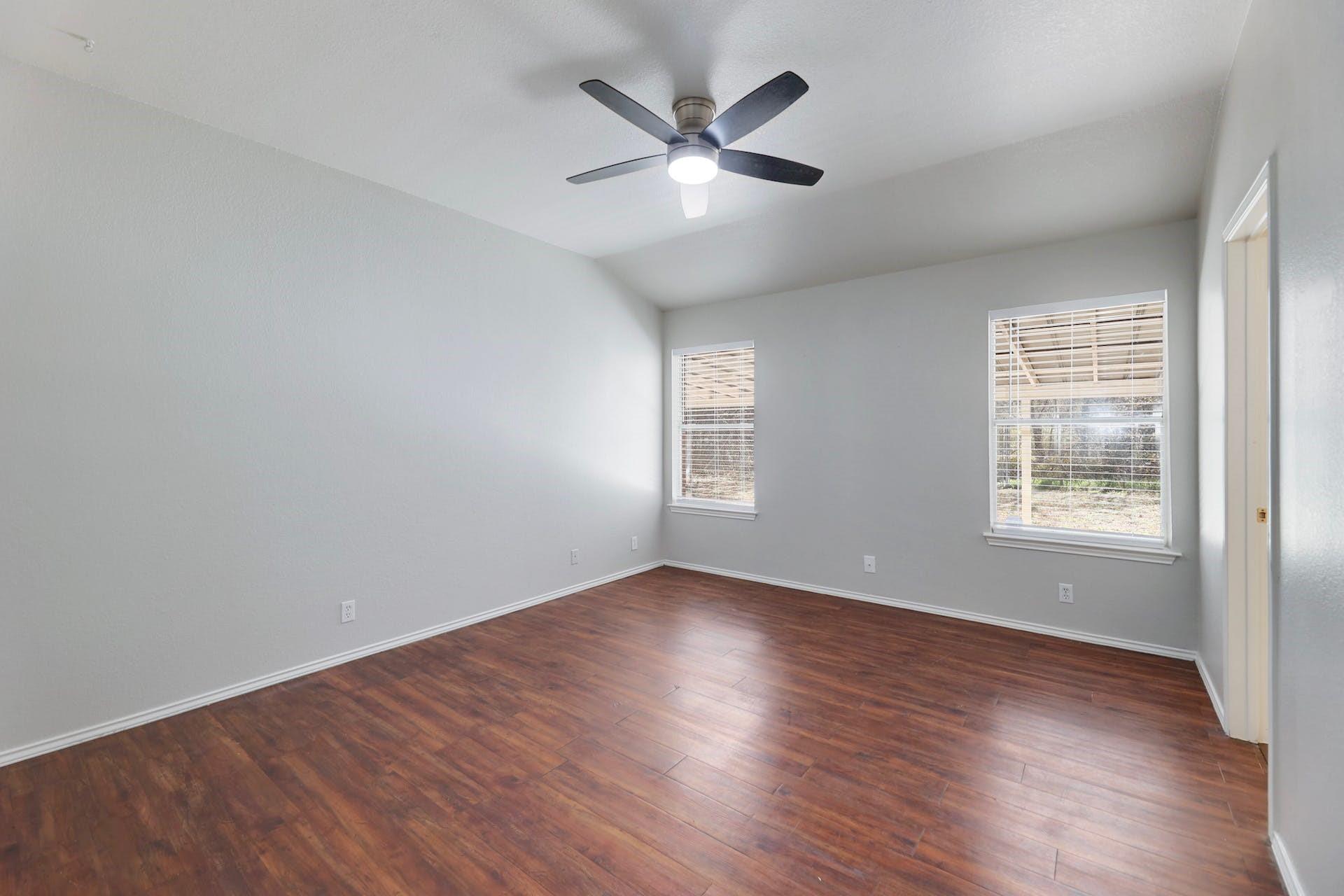 9505 Woodvale Dr, Austin, TX 78729
