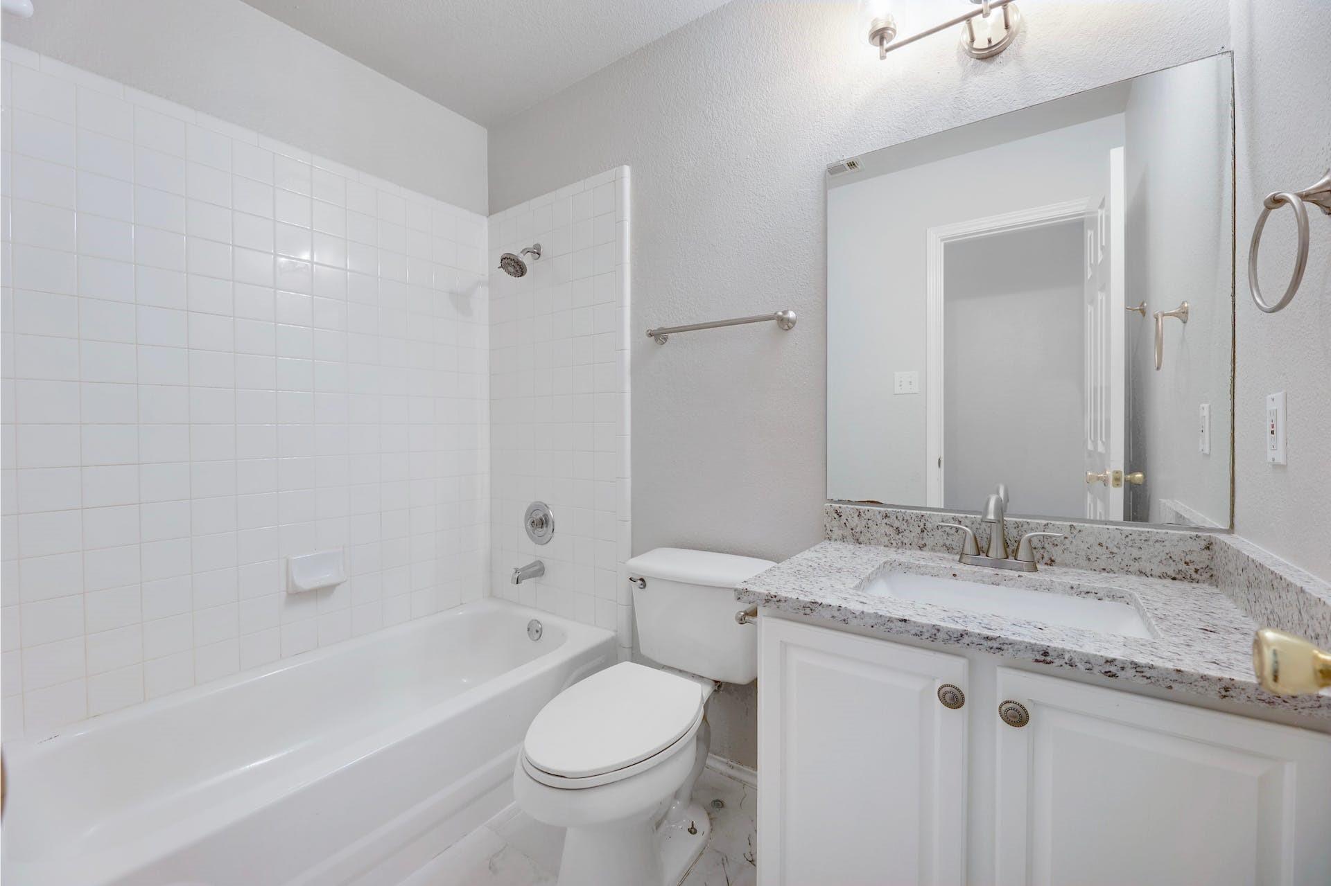 9505 Woodvale Dr, Austin, TX 78729